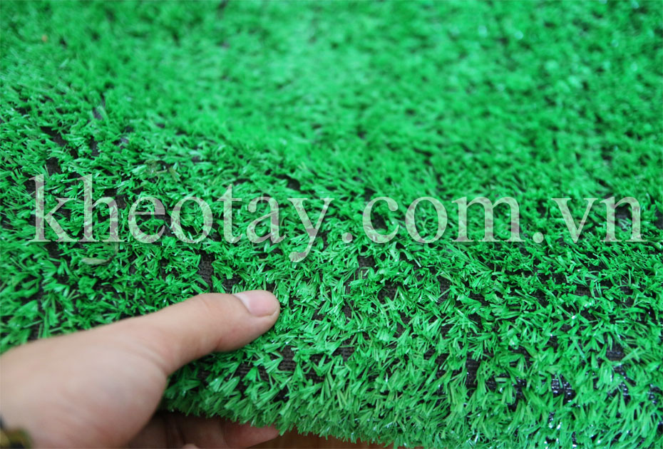 Cỏ 1cm màu xanh sáng - Sợi cỏ to, mật độ cỏ hơi thưa