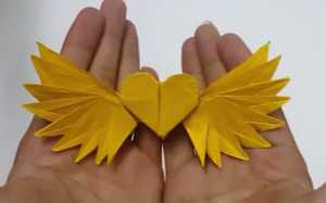 Cách gấp trái tim Origami có đôi cánh thiên thần lộng lẫy
