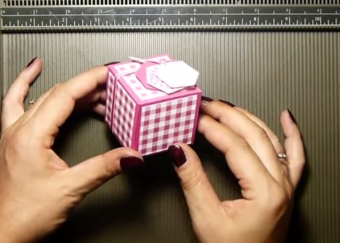 Cách làm hộp quà dễ thương hình lập phương