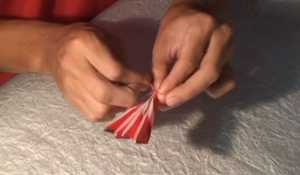 Cách xếp hoa sen bằng giấy theo phong cách origami