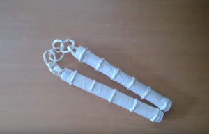 Cách làm cây côn nhị khúc bằng giấy