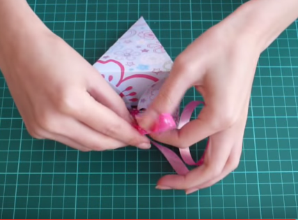 3 cách làm hộp quà giấy hình tam giác