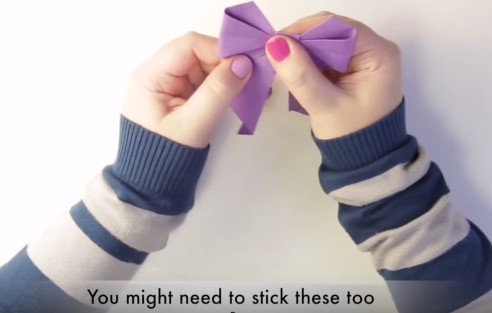 Cách làm nơ gói quà bằng giấy