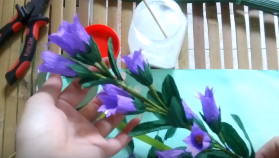 Cách làm hoa khổ sâm bằng giấy nhún