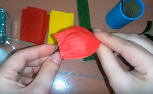 Cách làm hoa tuylip bằng giấy nhún