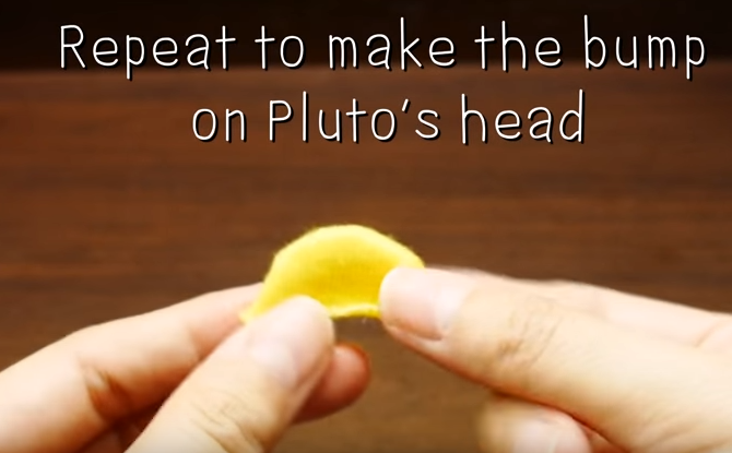 Cách làm chú cún Pluto nhồi bông.