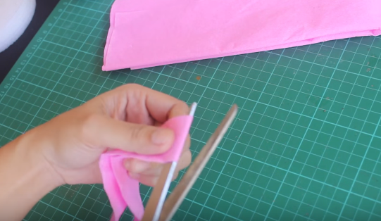 Cách làm hoa đào bằng giấy để trang trí ngày tết
