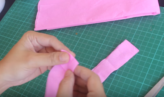 Cách làm hoa đào bằng giấy để trang trí ngày tết