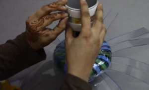Cách làm bình hoa handmade từ ống giấy