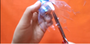 Cách làm đèn hoa tái chế từ chai nhựa lavie