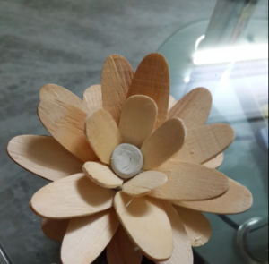 Cách làm hoa sen bằng que kem gỗ vô cùng ấn tượng