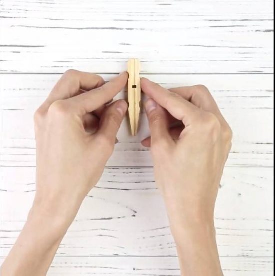 Cách làm đế lót ly siêu xinh bằng kẹp gỗ