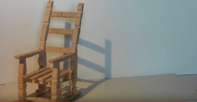 Cách làm ghế tựa tuyệt đẹp bằng kẹp gỗ