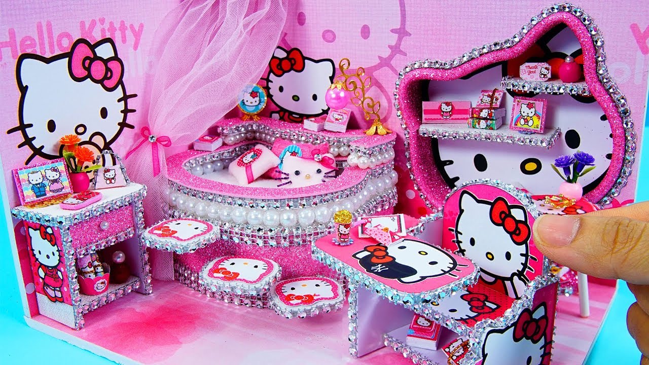 Làm phòng ngủ búp bê Hello Kitty